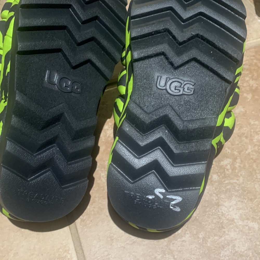 Ugg Maxi Slide - Key Lime Tiger Print - New Witho… - image 2